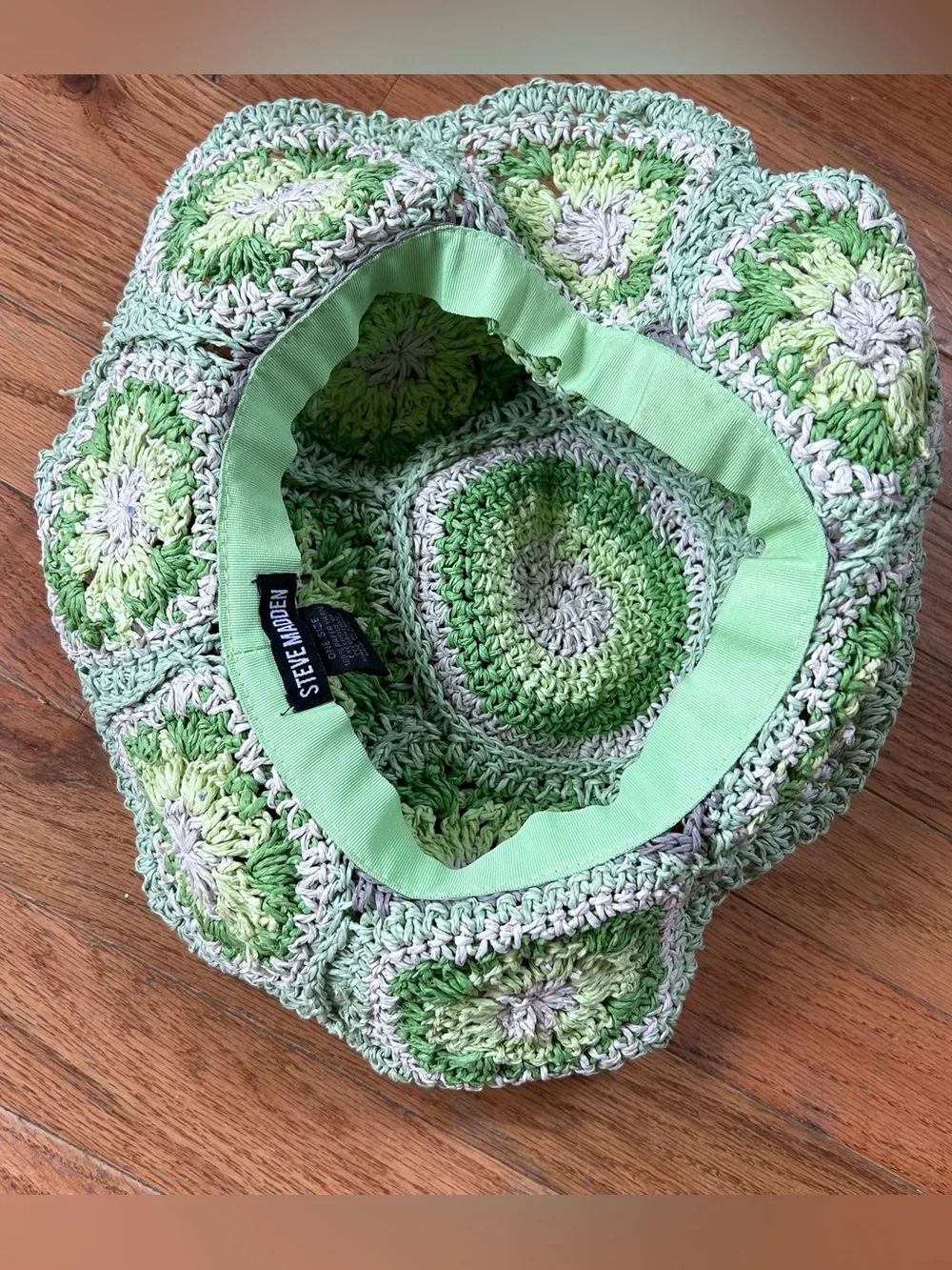 Steve Madden Boho Bucket Hat Granny Square Paper Yarn Festival Y2K Green White